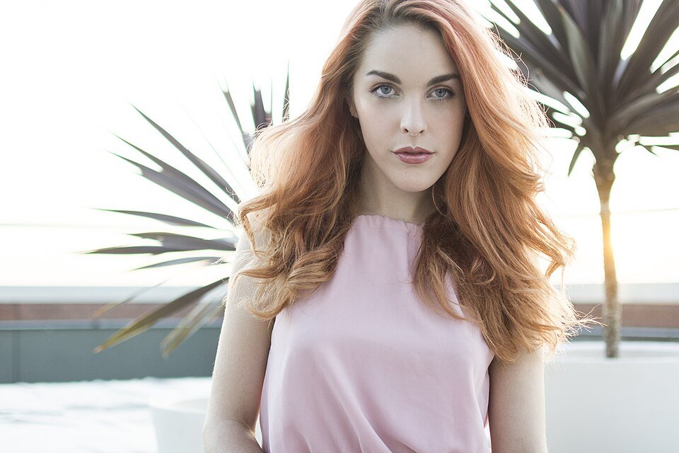 Amarna Miller — photograph 3 of 3