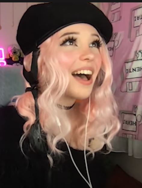 Belle Delphine — photograph 2 of 3