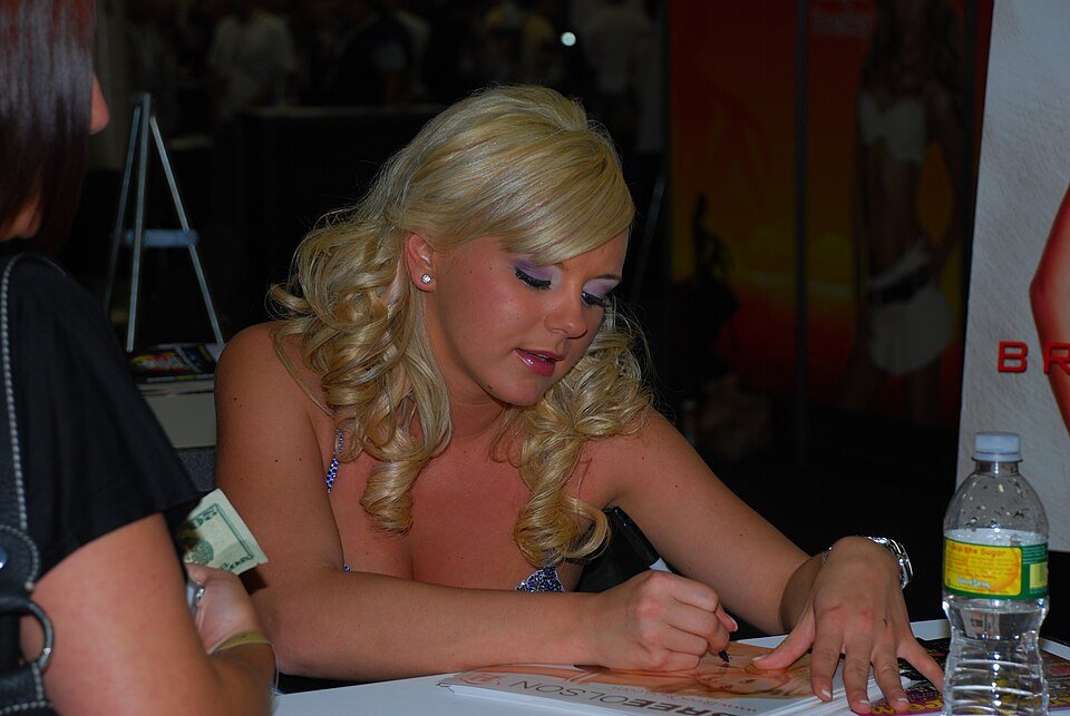Bree Olson — photograph 2 of 3
