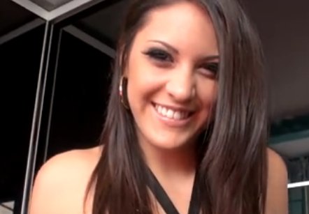Carolina Abril — photograph 2 of 3