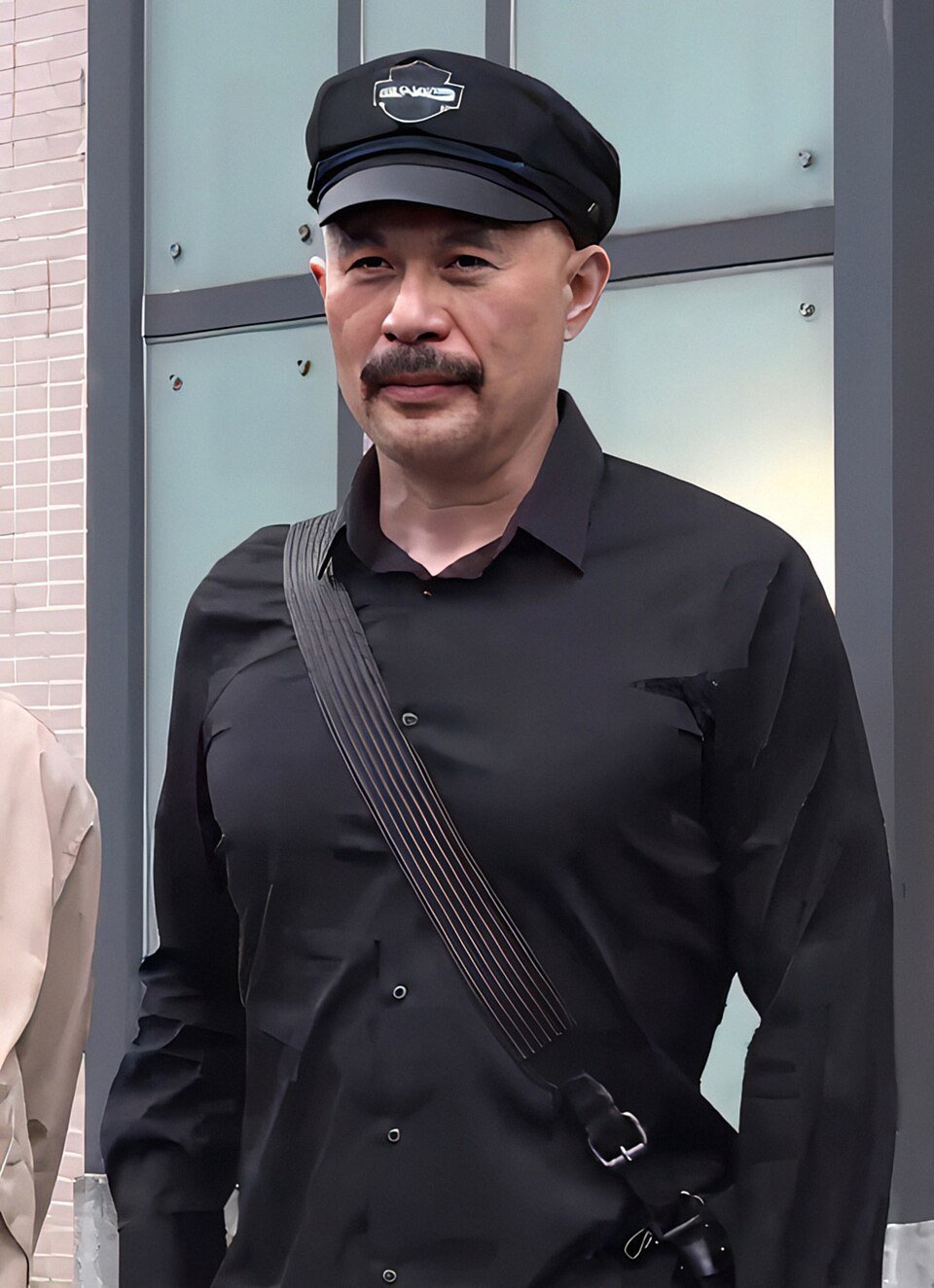 Elvis Tsui — photograph 2 of 3