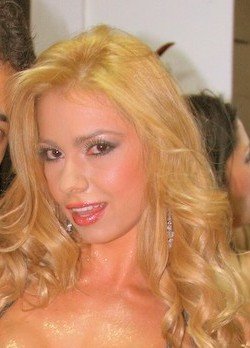 Esperanza Gómez — photograph 2 of 3
