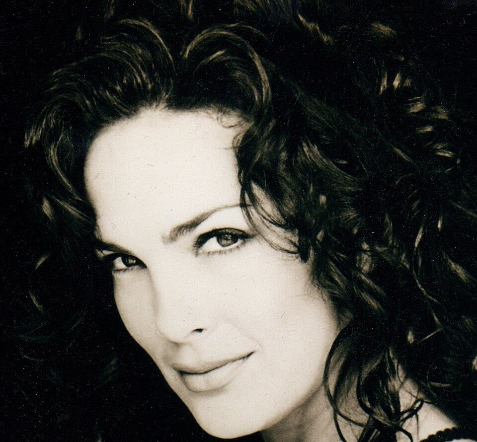 Julie Strain — photograph 5 of 6