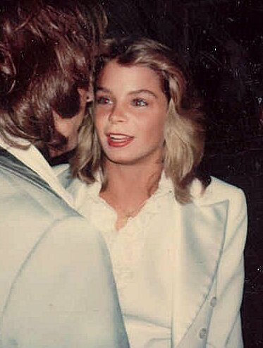 Kristine DeBell — photograph 2 of 3