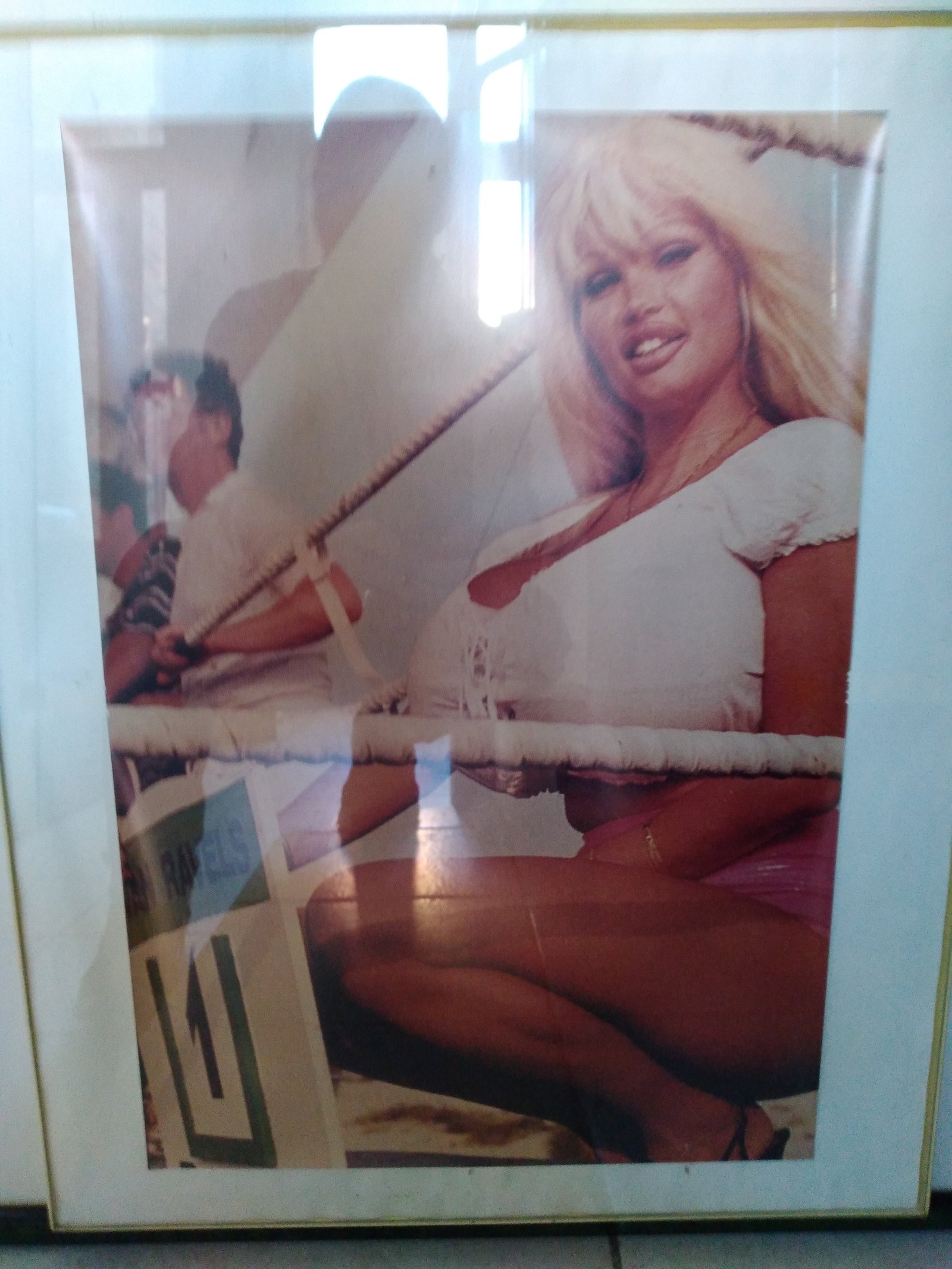 Lolo Ferrari — photograph 2 of 3