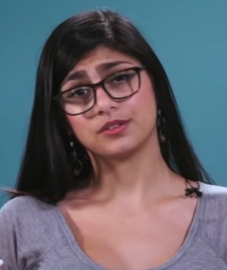 Mia Khalifa — photograph 3 of 3