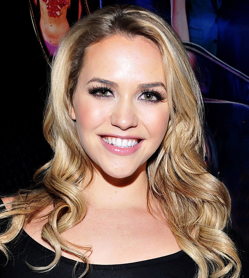 Mia Malkova — photograph 2 of 3