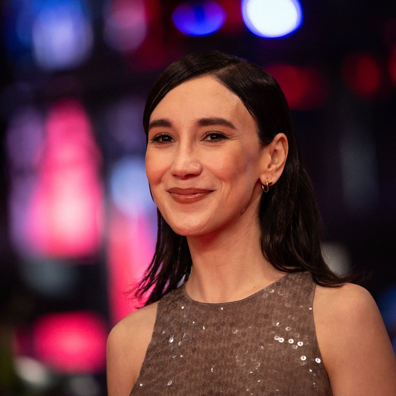 Sibel Kekilli — photograph 2 of 3